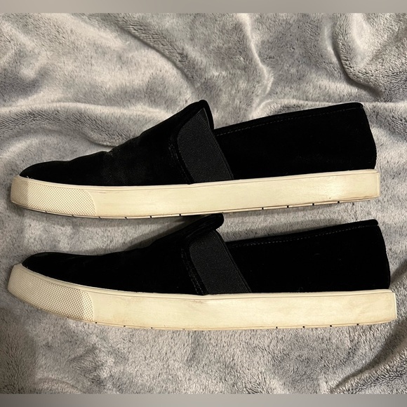VINCE Slip Ons - Picture 6 of 6